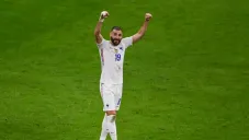 Karim Benzema celebrando un gol con Francia