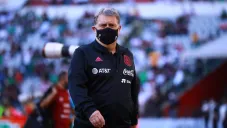 Gerardo Martino durante un partido con México