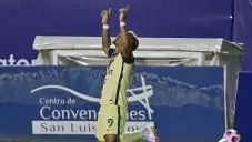 Roger Martínez festeja un gol con América