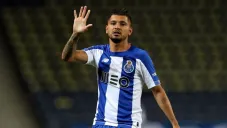 Corona en un partido con el Porto