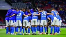 Jugadores de Cruz Azul durante un partido
