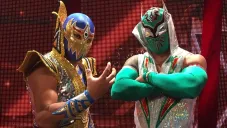 Gran Metalik posa junto a Cinta de Oro