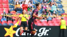 Stephany Mayor durante un partido con México