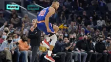 Stephen Curry en festejo tras anotación