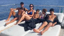 Cristiano Ronaldo junto a su familia de vacaciones