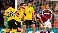 Raúl festeja su gol