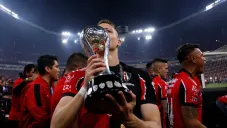 Julio Furch destejando el título con el Atlas