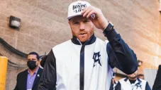 Saúl 'Canelo' Álvarez posa