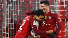 Robert Lewandowski celebra junto a Jamal Musiala