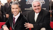 Alejandro Fernández junto a su padre Vicente