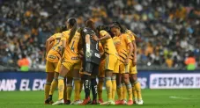 Tigres femenil disputando un encuentro