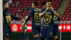 Islas festejando un gol contra Tapatío