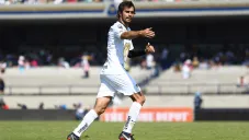 Alejandro Arribas en juego con los universitarios