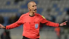 Árbitro no soportó los reclamos