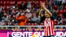 Ángel Zaldívar festeja un gol con Chivas