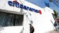 Banamex: Juez ordenó detener venta por caso Oceanografía