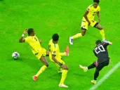 Vega dispara para anotar ante Jamaica