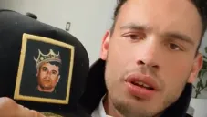 Julio César Chávez Jr usando gorra de Joaquín 'Chapo' Guzmán