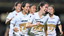 Jugadoras de Pumas celebrando gol ante Santos en la Liga MX Femenil