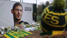 Ofrenda de la afición al futbolista argentino Emiliano Sala