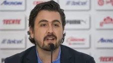 Amaury Vergara durante conferencia de prensa con las Chivas