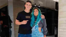 James Rodríguez y Karol G en una reunión