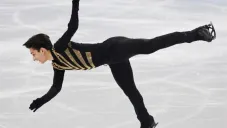 Donovan Carrillo en acción