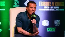 Julio César Chávez durante una conferencia de prensa