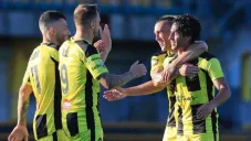 Sandoval festeja su gol