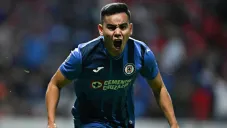 Carlos Rodríguez tras haber anotado gol a favor de Cruz Azul