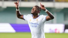 David Alaba festeja un gol con el Real Madrid