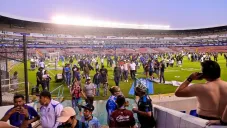 Aficionados buscan refugio en los túneles