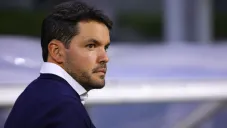 Larcamón en el partido con Puebla