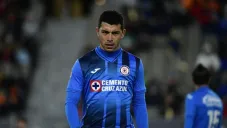 Erick Lira en acción con Cruz Azul