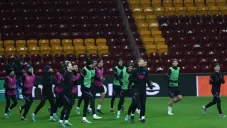 Jugadores del Barcelona entrenando en Turquía