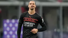 Zlatan Ibrahimovic jugando partido con el Milan en la Serie A