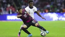 México jugando partido ante Estados Unidos en el Estadio Azteca