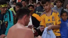 Video: Florian Thauvin regaló playera a pequeño aficionado en Estados Unidos