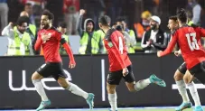 Jugadores de Egipto festejando el autogol de Ciss