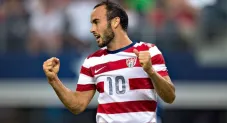 Landon Donovan jugando con Estados Unidos