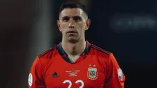 Emiliano Martínez jugando partido con la Selección de Argentina