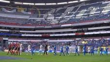 Ceremonia previo al juego entre Cruz Azul y Atlas