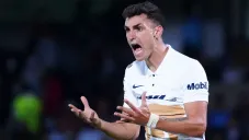 Juan Ignacio Dinenno jugando partido de Liga MX con los Pumas