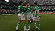 Jugadores del Betis celebran gol frente al Osasuna
