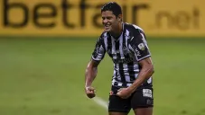 Hulk en un partido con el Mineiro