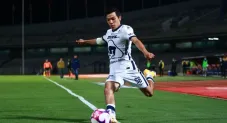 Bryan Lozano en un partido de Pumas Tabasco