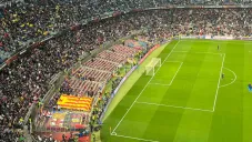 La grada de animación del Camp Nou se vacía en el descanso