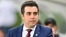 Marcelo Michel Leaño dirigiendo partido de las Chivas en Liga MX