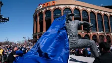 La estatua en honor a Tom Seaver