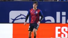 JJ Macías en un partido con Chivas